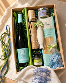 Meeresrauschen – Gourmet Geschenk im Präsentkarton, Geschenkkorb von oben mit allen Produkten