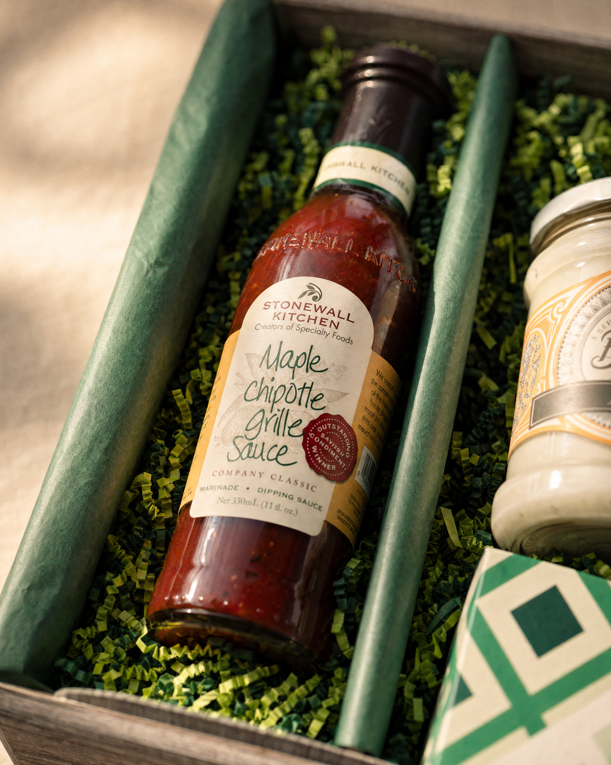 Stonewall Kitchen Maple Chipotle Grille Sauce im Geschenkkorb BBQ Deluxe