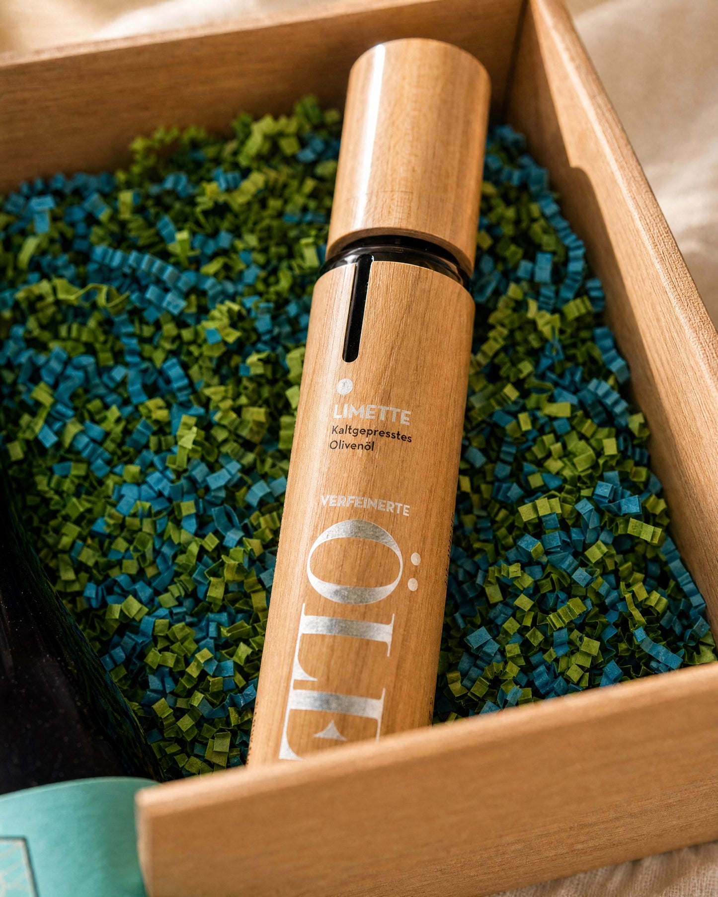 Greenomic Olivenöl mit Limette im Geschenkkorb Meeresrauschen
