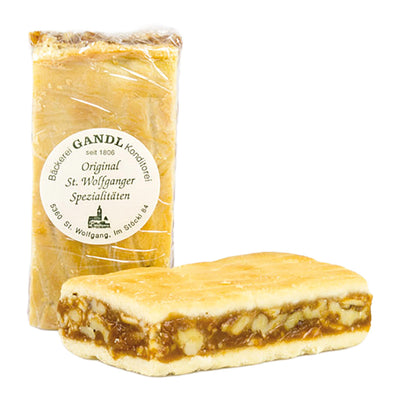 Nuss Schnitte mit Walnuss-Karamell-Füllung