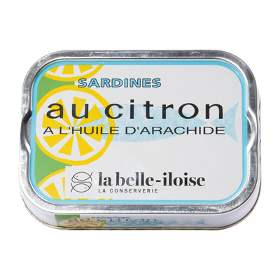 Sardinen mit Erdnussöl und Zitrone